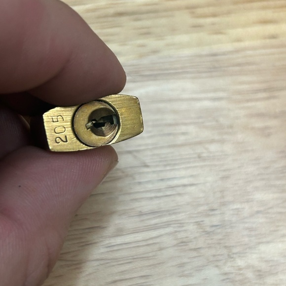 Louis Vuitton lock #205 no key - Picture 2 of 4